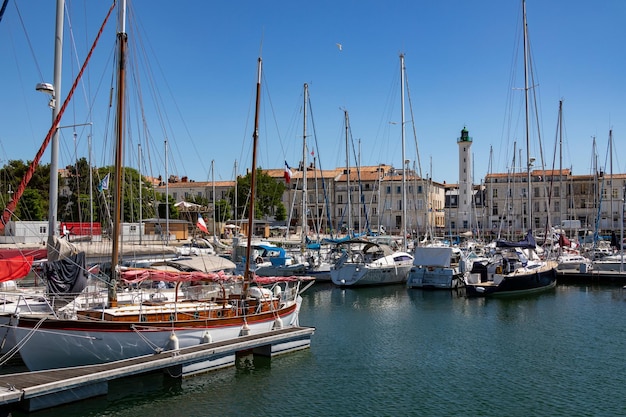 Vieux Port e farol La Rochelle França