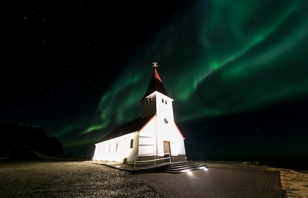 Vik Igreja Aurora Islândia