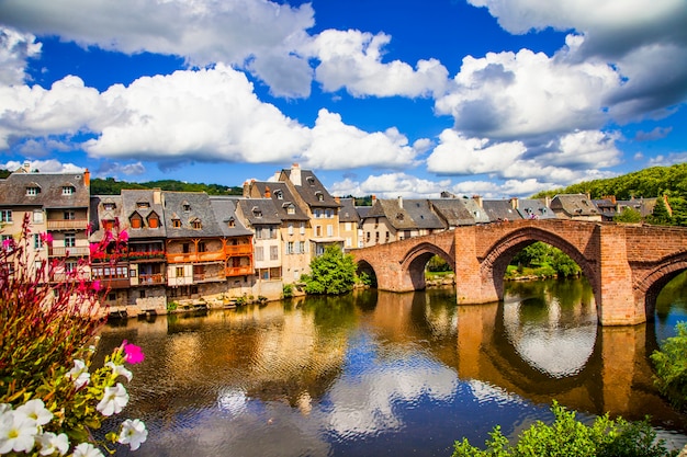 vila pictórica no sul da França