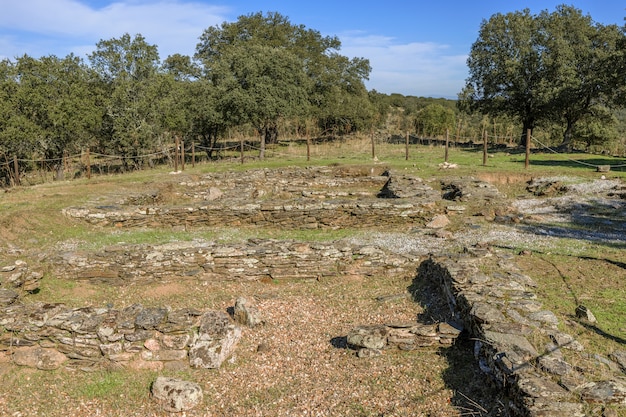 Villasviejas del tamuja sítio arqueológico perto de botija, na extremadura, espanha