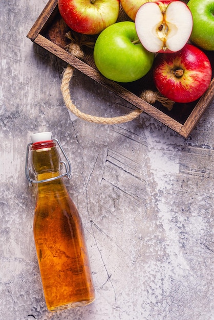Foto vinagre de maçã ou bebida fermentada de frutas