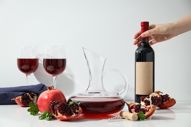 Vinho de romã delicioso e bebida alcoólica gourmet