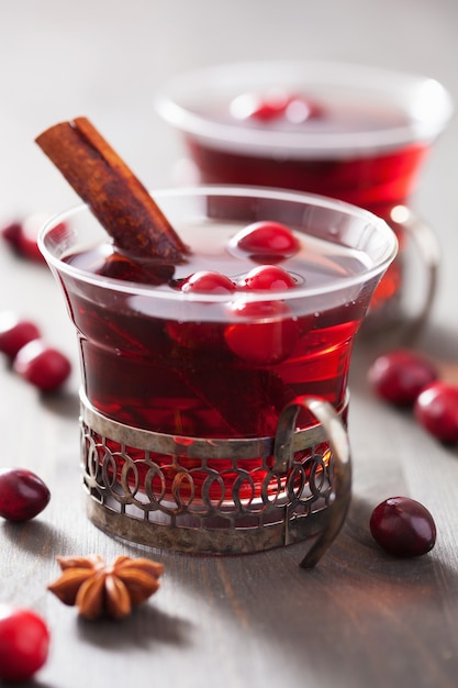 Vinho quente com cranberry e especiarias