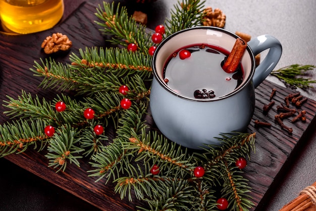 Vinho quente para o inverno e Natal com vários temperos