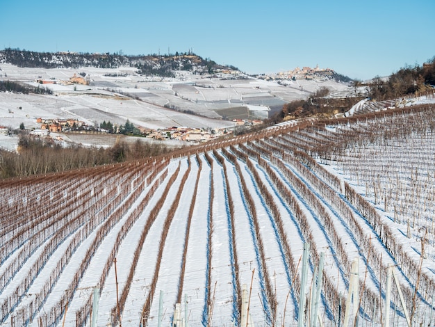 Vinhos de barolo paisagem única inverno pôr do sol