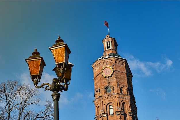 Vinnitsa Ucrania 28 de noviembre de 2018 Torre de agua en la Plaza Europea en Vinnitsia