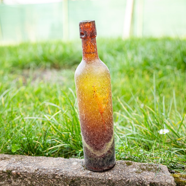 vintage flasche glasflasche für wein leer dreckig geschirr kopie raum essen hintergrund rustikal top