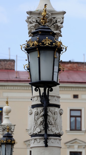 Vintage Laternen auf den Straßen von Lemberg, Ukraine