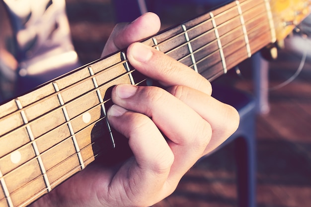 Vintage, Man spielt Gitarre