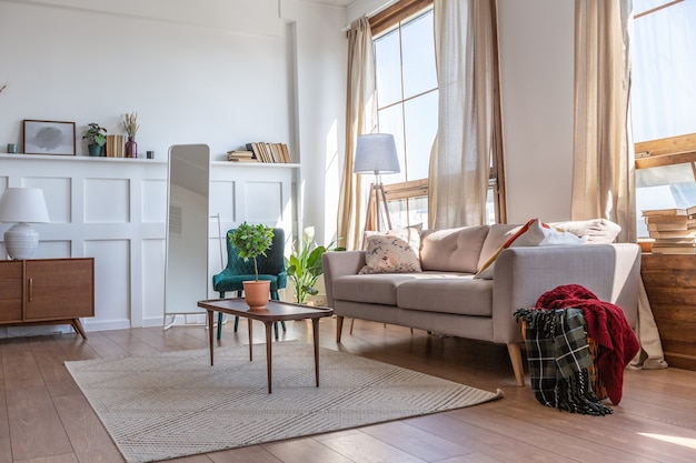 Vintage Studio Apartment Interieur in hellen Farben im alten Stil