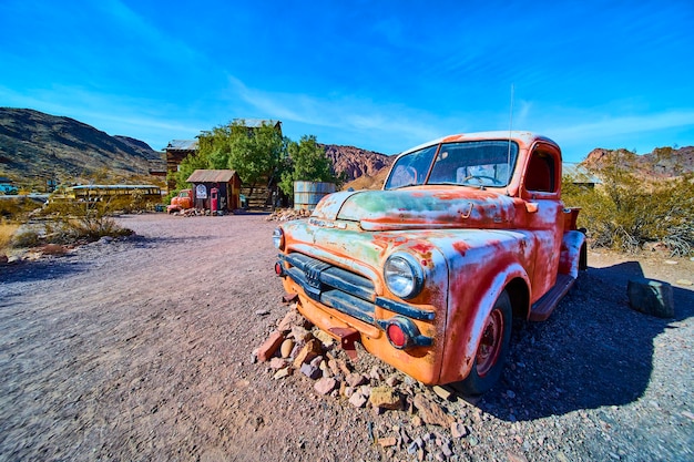 Vintage Truck in der Wüsten-Geisterstadt Nelson Nevada Augenhöhe Ansicht