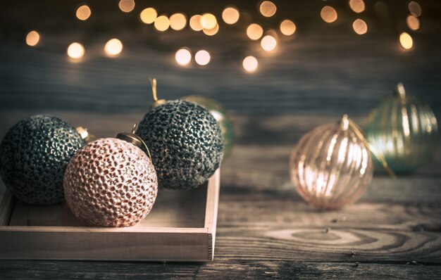 Vintage Vintage Spielzeug auf Holztisch