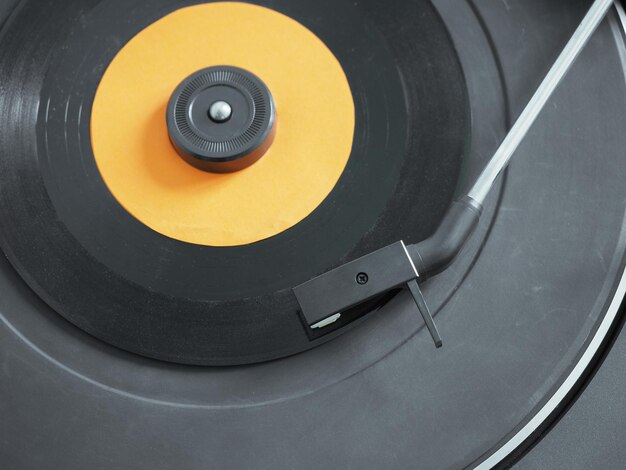 Vinyl-Schallplatte auf Plattenspieler