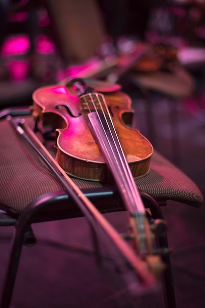 Foto violín en un concierto