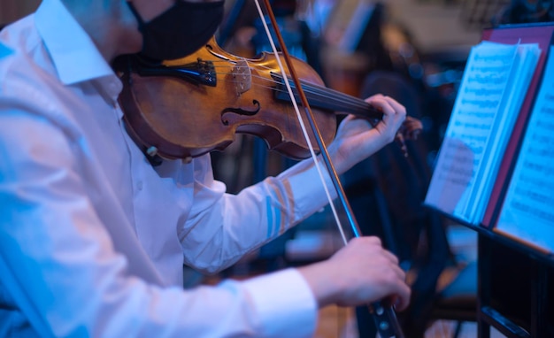 Violine bei einem Konzert