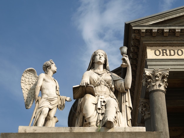 Virgen maria con angel