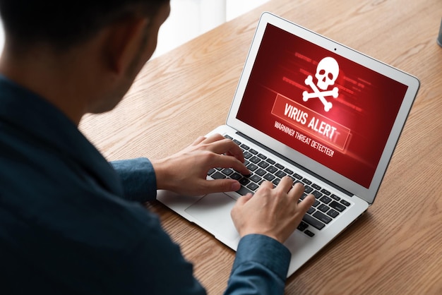 Viruswarnung auf dem Computerbildschirm erkannt Modish Cyber-Bedrohung Hacker Computervirus und Malware