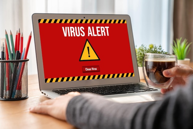 Viruswarnung auf dem Computerbildschirm erkannt Modish Cyber-Bedrohung Hacker Computervirus und Malware