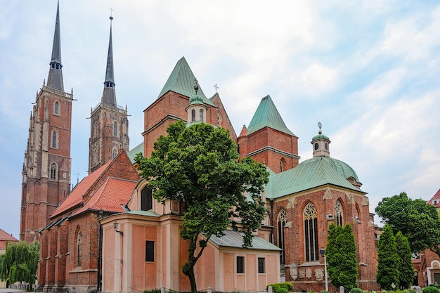 Visão artística da Catedral de São João Batista em Wroclaw Polônia