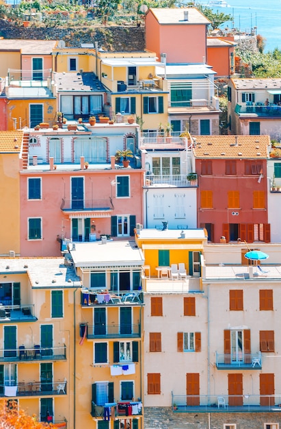 Visão cênica, de, riomaggiore, em, cinque terre, liguria, itália