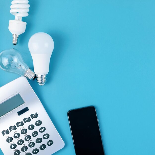 Foto visão de alto ângulo de telefone inteligente na mesa