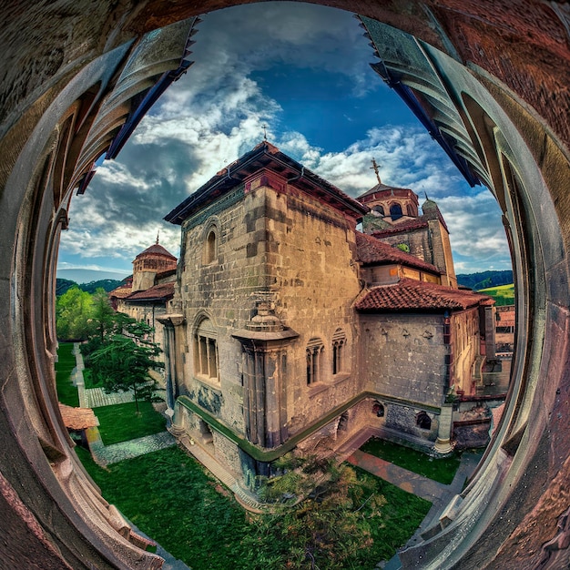 Foto visão de ângulo baixo mosteiro bernardino
