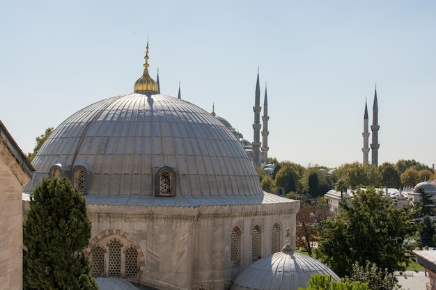 Visão externa da cúpula na arquitetura otomana