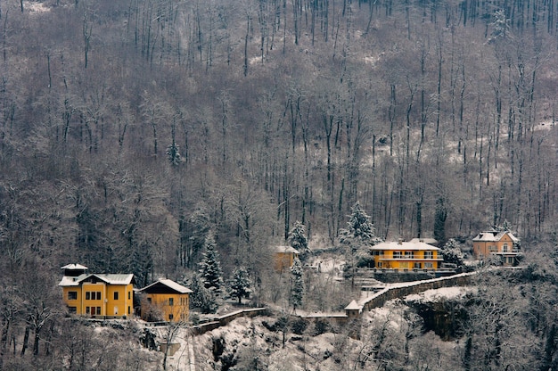 Visão nublada do inverno salzburg à tarde.