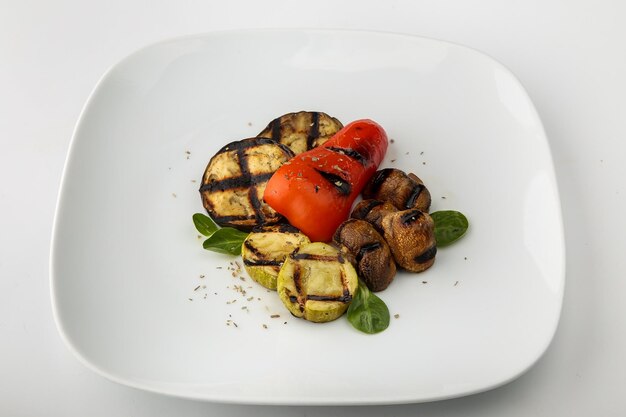 Foto visión en ángulo alto de los alimentos en el plato