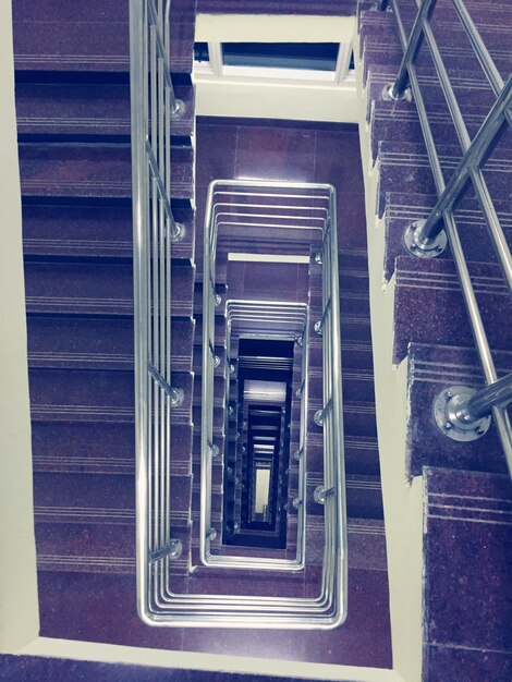 Visión en ángulo alto de las escaleras