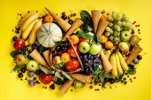Visión en ángulo alto de las frutas
