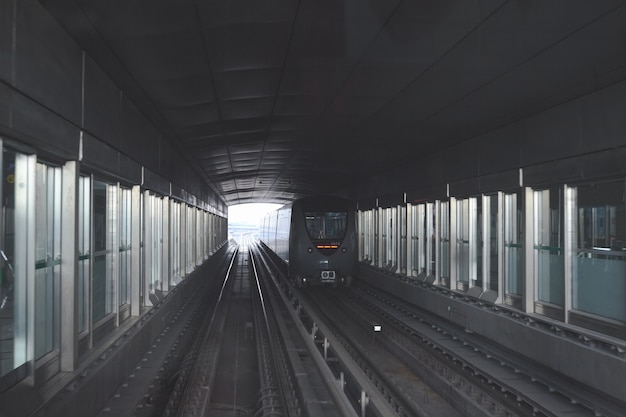 una visión de túnel de metro o tren