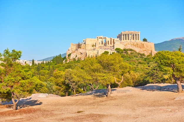 Vista de la Acrópolis de Atenas en la noche, Grecia - paisaje griego