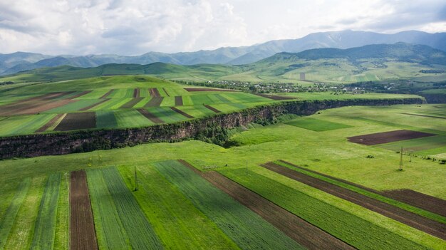 Vista aérea abstracta de un paisaje agrícola del país