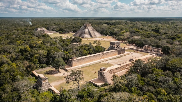 Vista aérea de la antigua ciudad maya Chichén Itzá