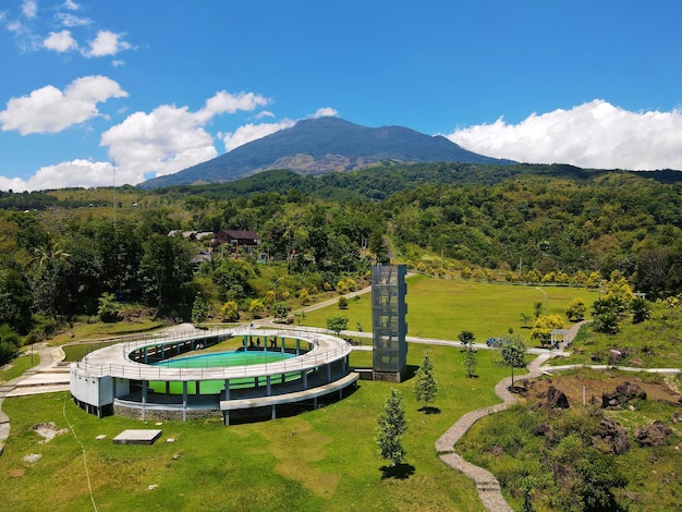 Vista aérea, belo panorama de colina de turismo para fundo