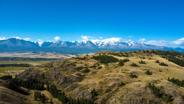 Vista aérea de un camino de montaña