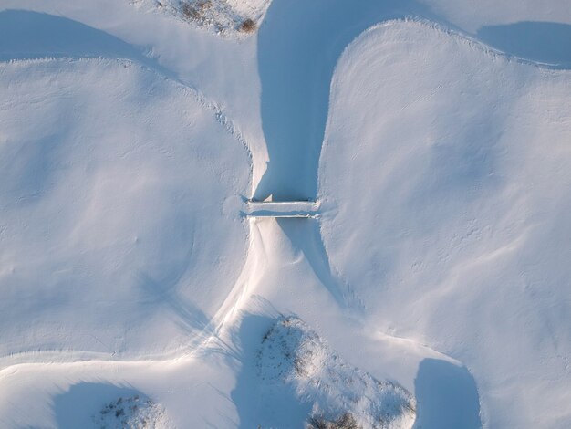 Vista aérea del campo de golf en invierno. nadie