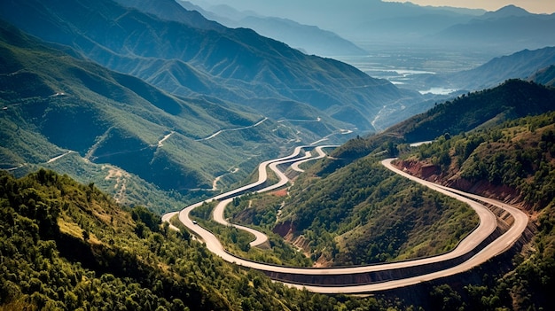 vista aérea de la carretera en las montañas