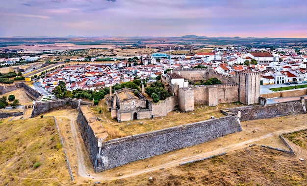 Vista aérea del Castillo de Elvas en Portugal