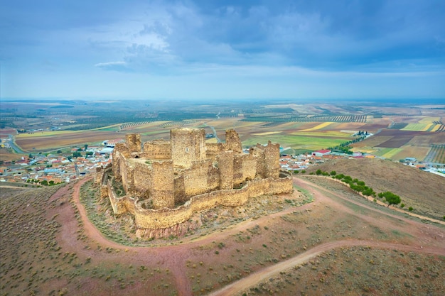 Vista aérea del castillo medieval de Almonacid España