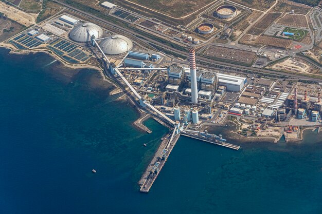 Foto vista aérea de la central termoeléctrica