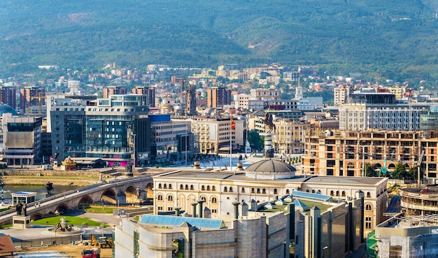 Vista aérea del centro de la ciudad de Skopje Macedonia