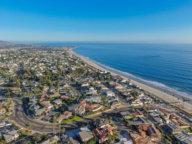 Vista aérea de la ciudad costera de San Clemente en el condado de Orange, California, EE.UU.
