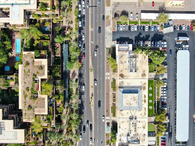 Foto vista aérea de la ciudad del desierto de scottsdale en arizona al este de la capital estatal phoenix usa