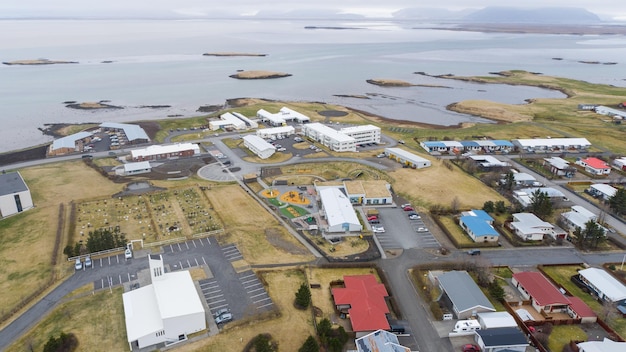 Vista aérea de la ciudad de Hofn en hornafjordur en Islandia