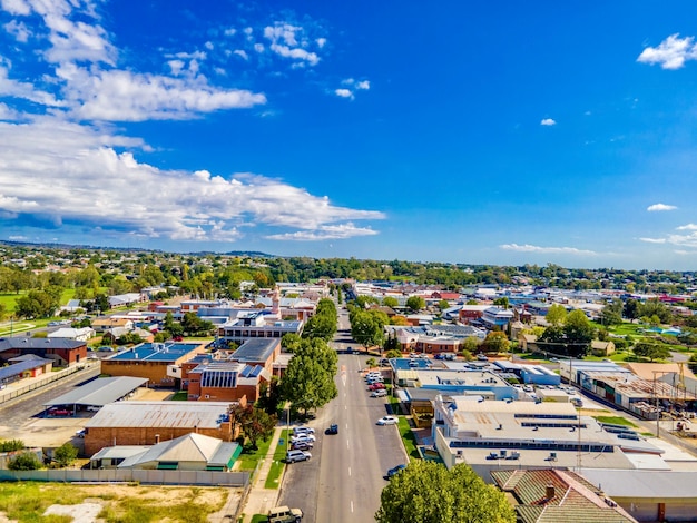 Foto una vista aérea de la ciudad de inverell en nueva gales del sur, australia
