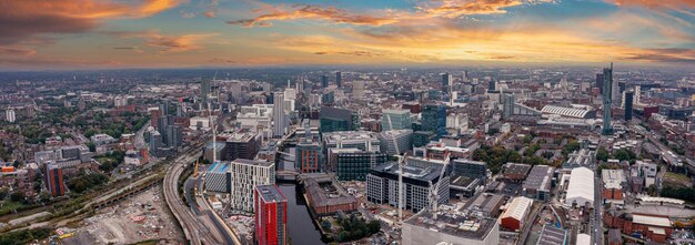 Foto vista aérea de la ciudad de manchester en el reino unido