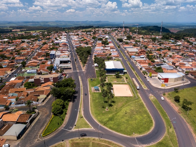 Foto vista aérea de la ciudad de santa rosa do viterbo, sao paulo, brasil.