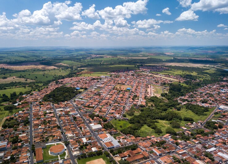 Foto vista aérea de la ciudad de santa rosa do viterbo, sao paulo, brasil.